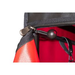 Kink Club Cabine Scandale